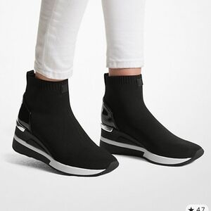 Michael KORS SKYLER CLASSIC BLACK Knit Stretch WEDGE Sneakers Size 8